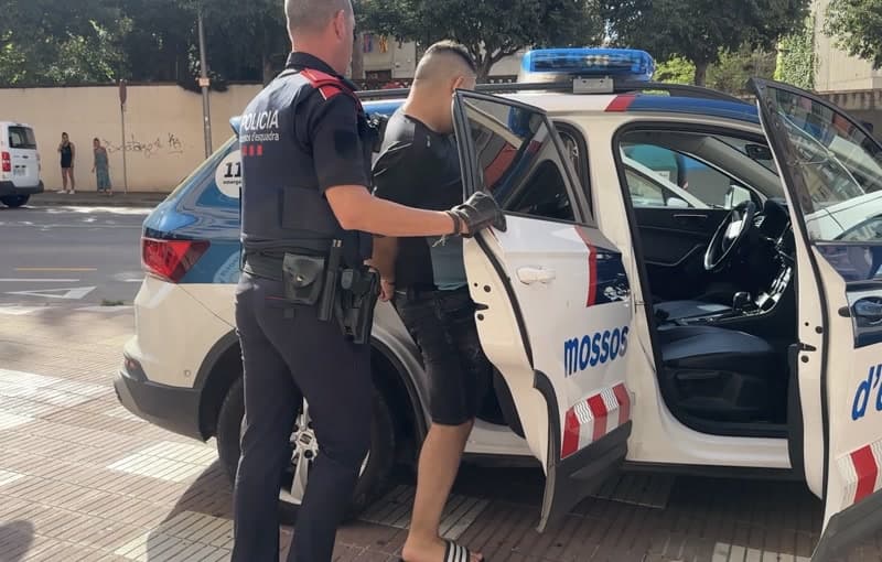 3-detinguts-i-mes-de-600-mobils-recuperats-cop-a-mataro-contra-el-mercat-negre-de-telefons-robats