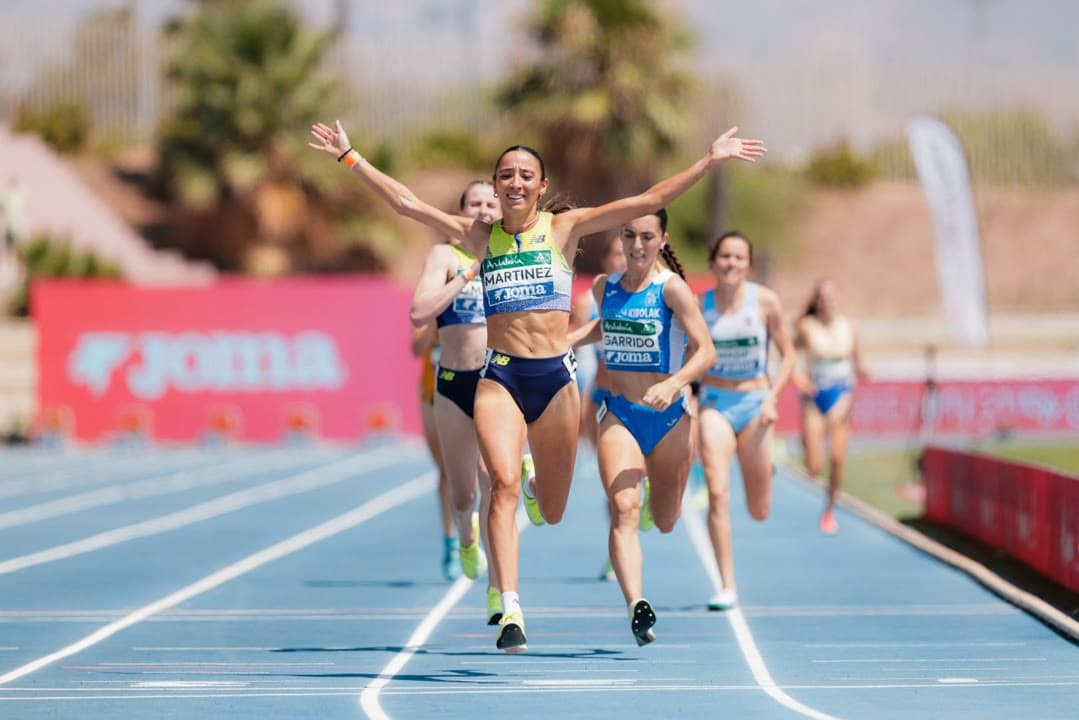 Marina Martínez toca el cel amb l'or als 1.500 metres