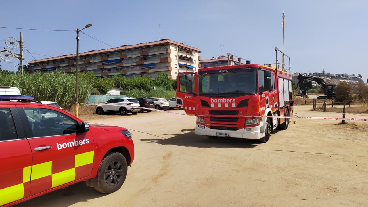 Una fuita de gas a tocar de la via del tren obliga a confinar veïns i un càmping d'Arenys de Mar durant una hora