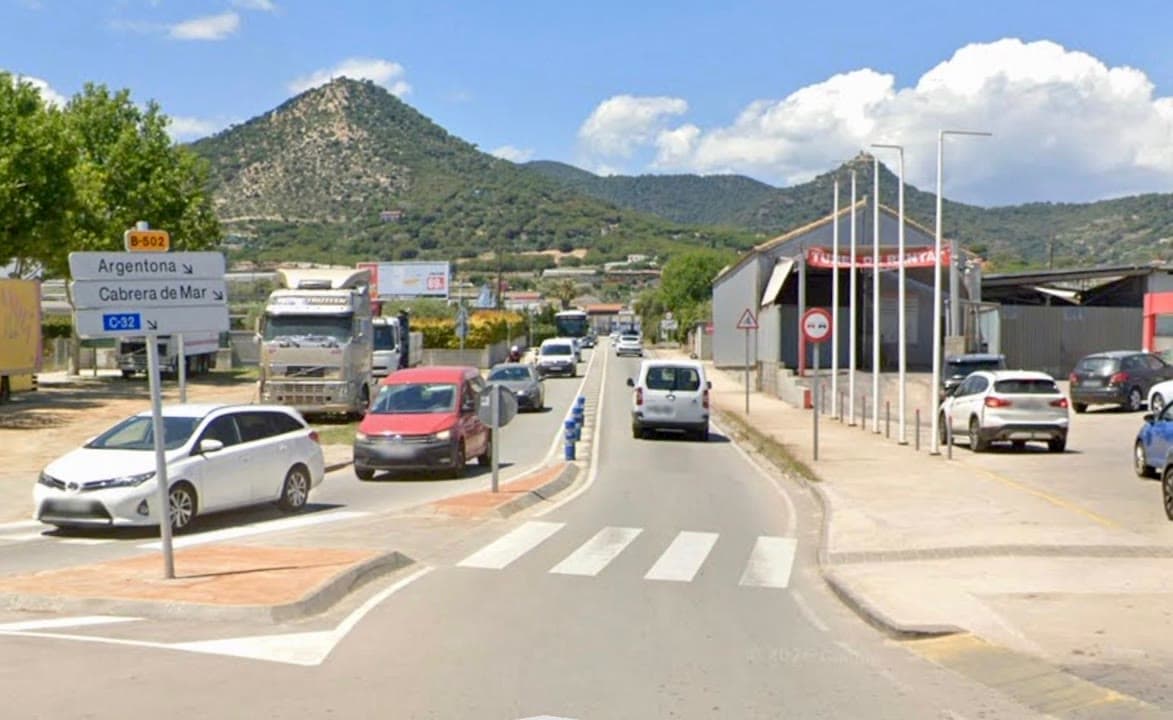 Tallada la carretera d’Argentona a Vilassar per unes obres que han de millorar la seguretat de la via
