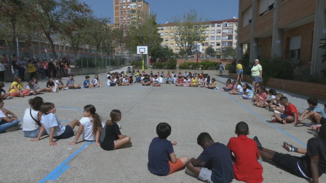 13 escoles tindran per fi tendals i porxos per protegir-se del sol i la calor