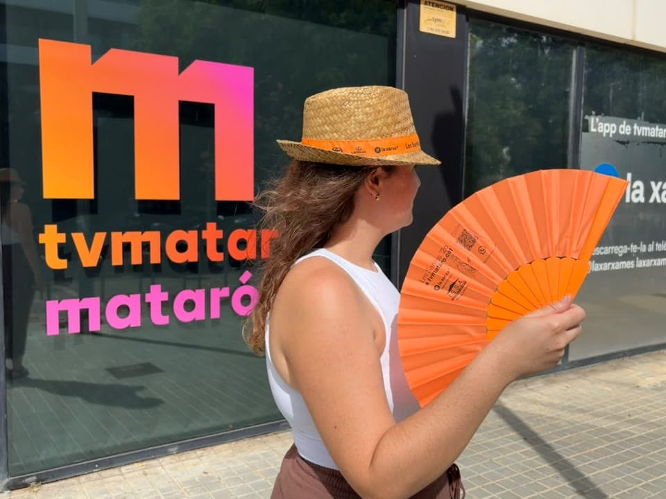tvmataró regalarà 7.000 ventalls i barrets durant Les Santes 2026