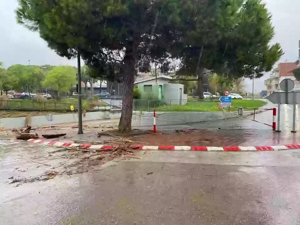 Els bombers suspenen la recerca de Pineda pels nous temporals del Maresme i el Vallès