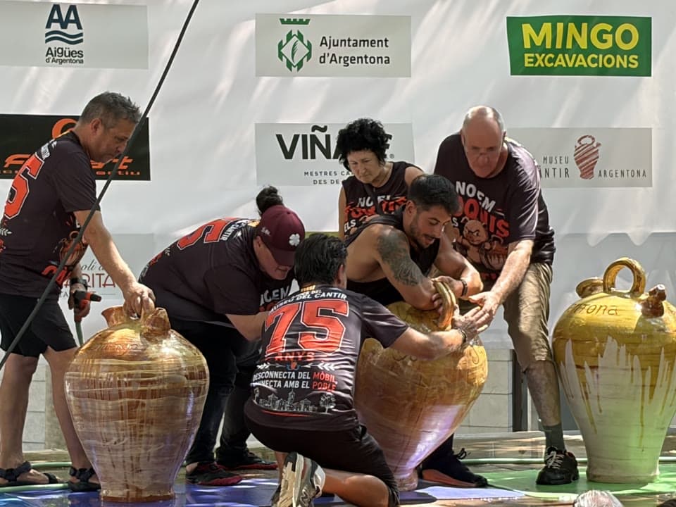 Argentona celebra Sant Domingo amb el càntir com a protagonista