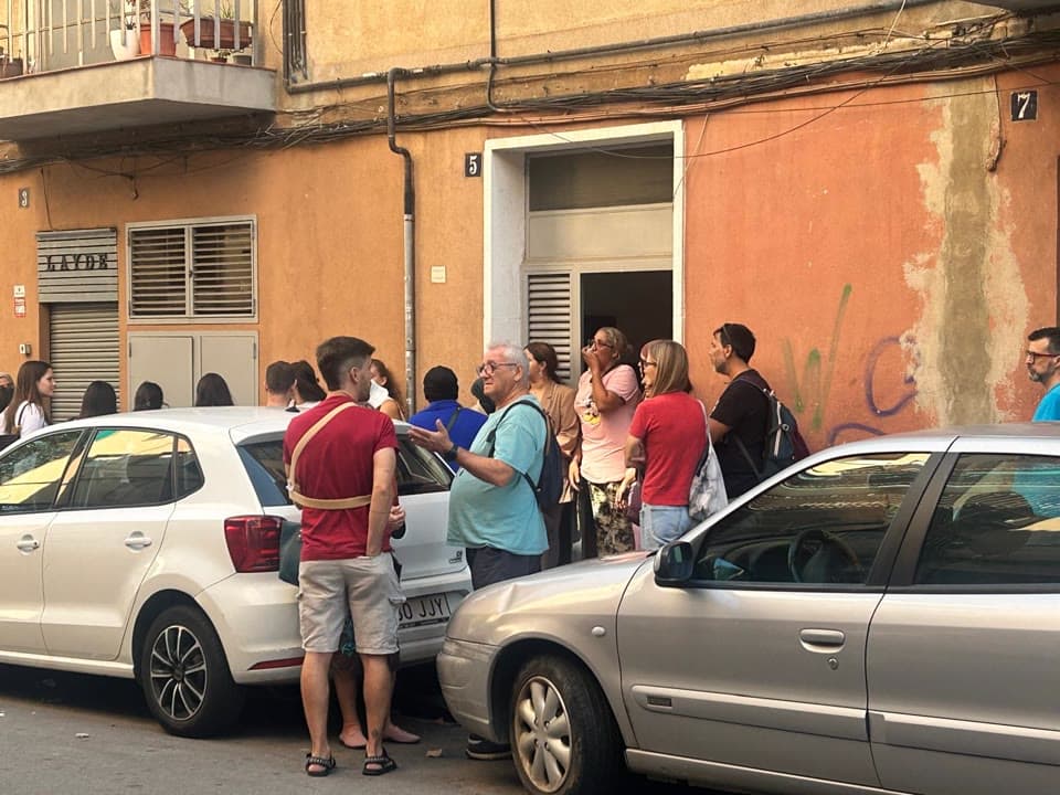 La pressió social atura el desnonament d’una mare amb tres menors a Cerdanyola