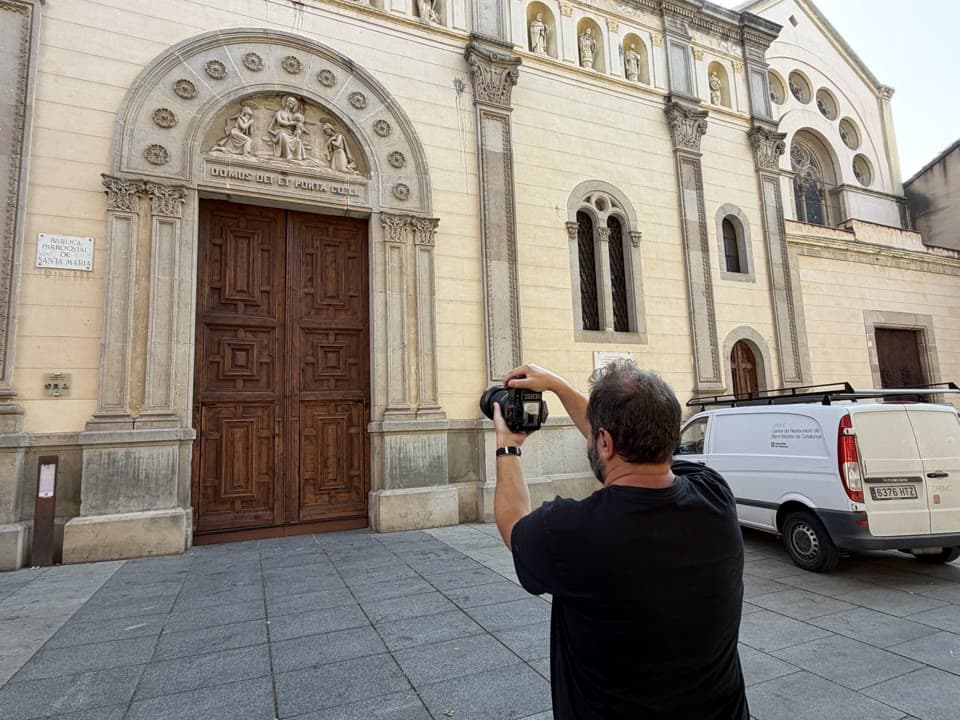 La restauració de les portes de Santa Maria, el primer pas d’una rehabilitació urgent