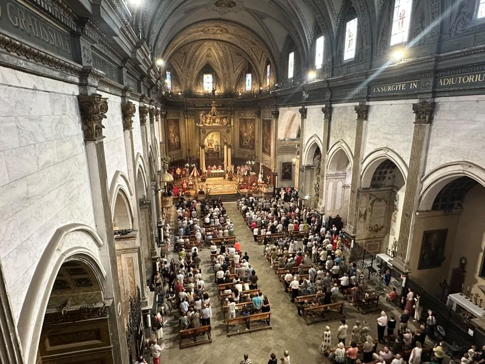 El bisbe de Tortosa elogia Mataró per “convertir la Missa de Glòria en una tradició viva”