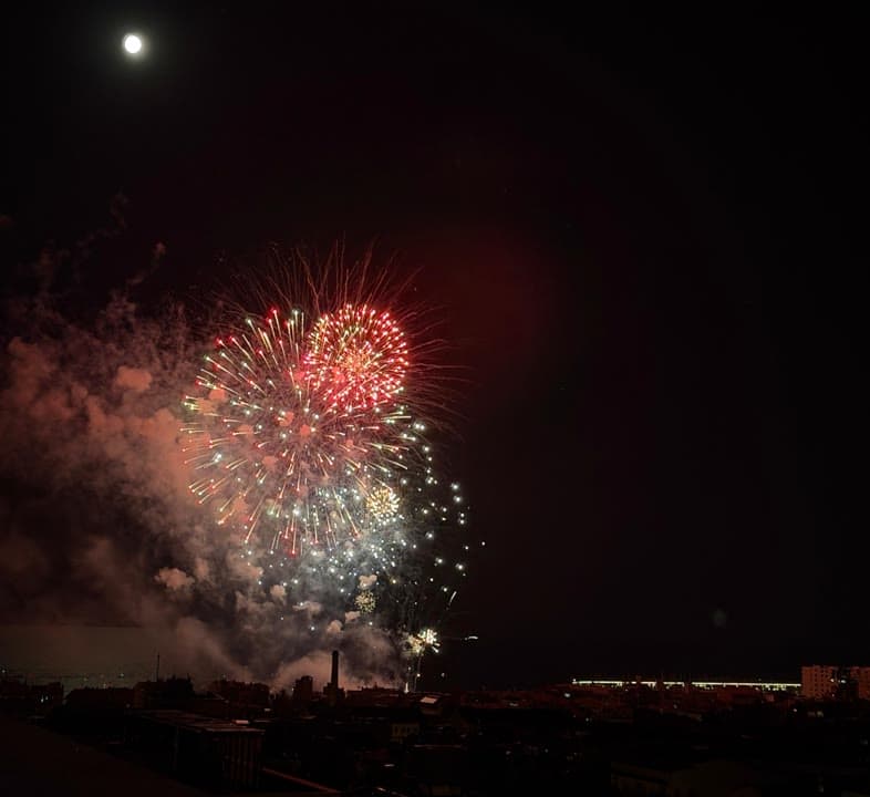 Per què els focs de Les Santes van començar tard?