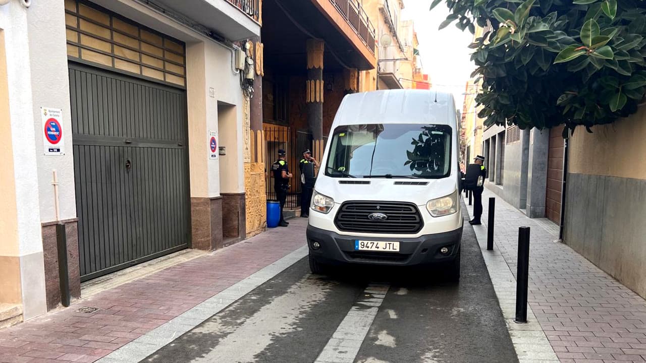 Intervenen més de 600 plantes de marihuana en un antic supermercat de Calella