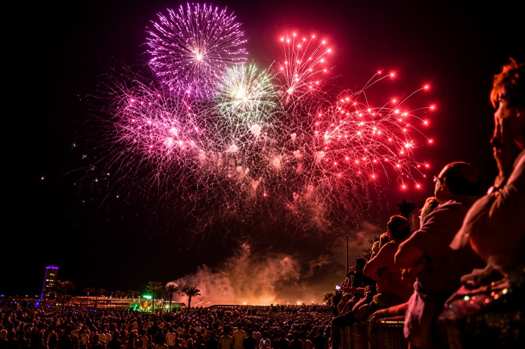 Programa de Les Santes el 27 de juliol: Missa, el Castell de Focs i concert de The Tyets
